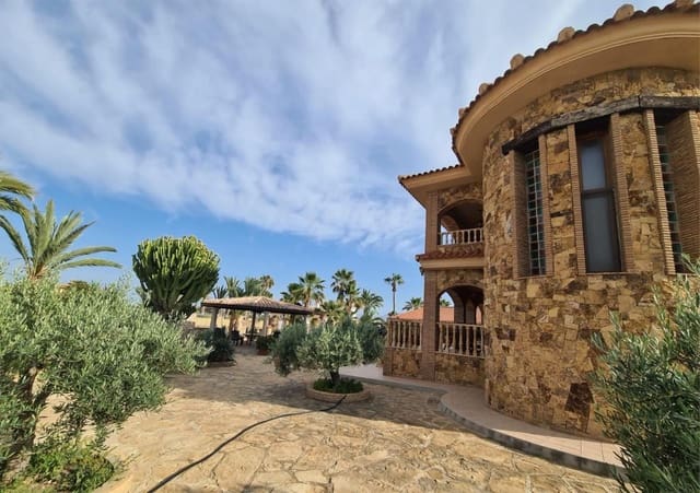 4 soverom Villa til salgs i Vera Ciudad, Vera med svømmebasseng garasje - € 2 100 000 (Ref: 8692077)