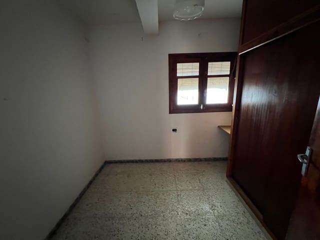 4 soverom Villa til salgs i Garrucha med garasje - € 175 000 (Ref: 9379786)