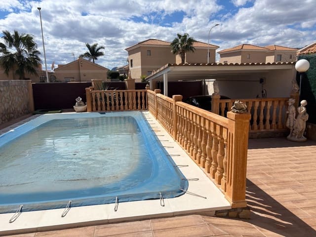 Chalet de 3 habitaciones en Pulpí en venta con piscina garaje - 447.000 € (Ref: 9379808)