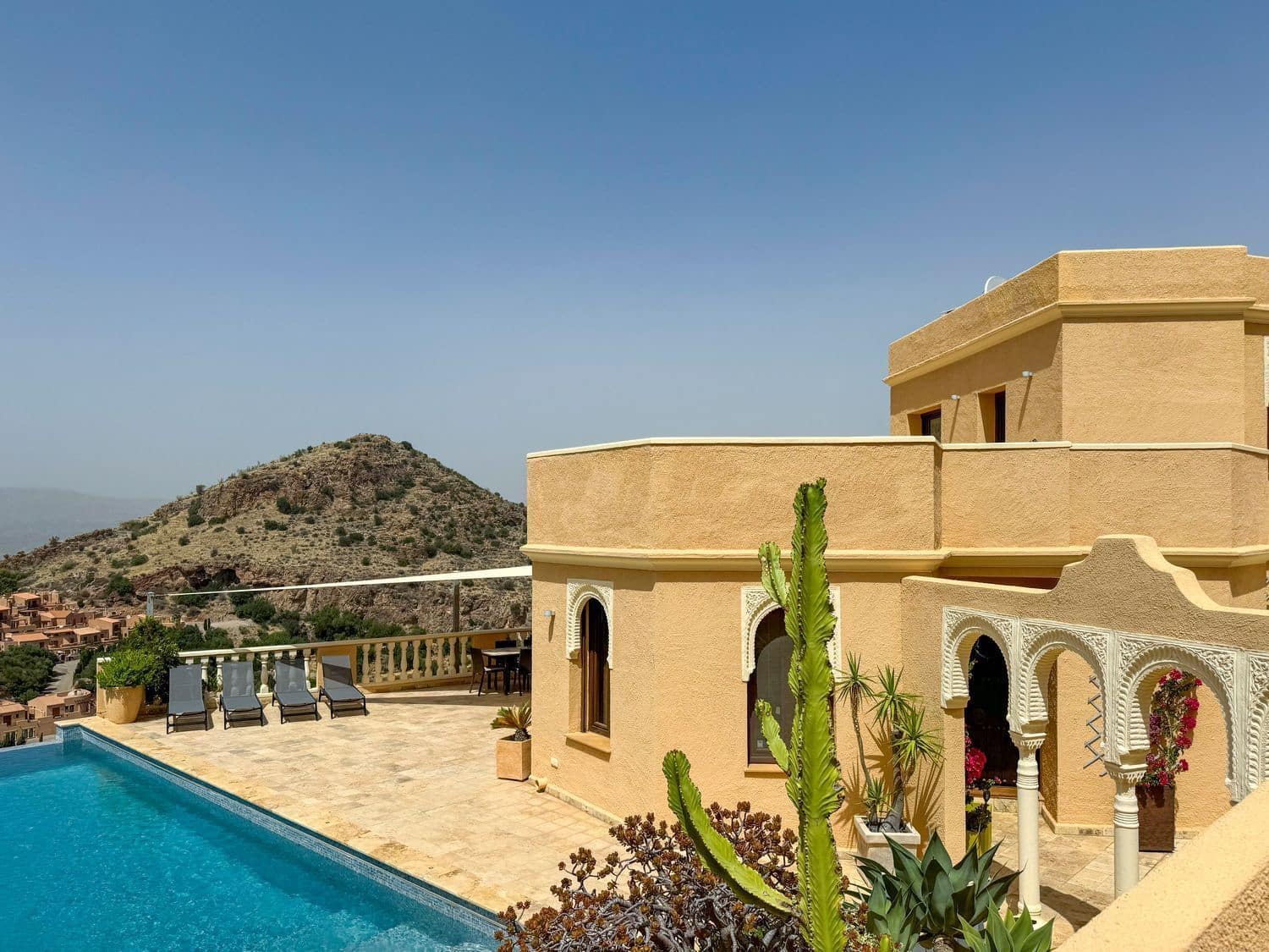 4 soverom Villa til salgs i Turre med svømmebasseng garasje - € 899 950 (Ref: 9379819)