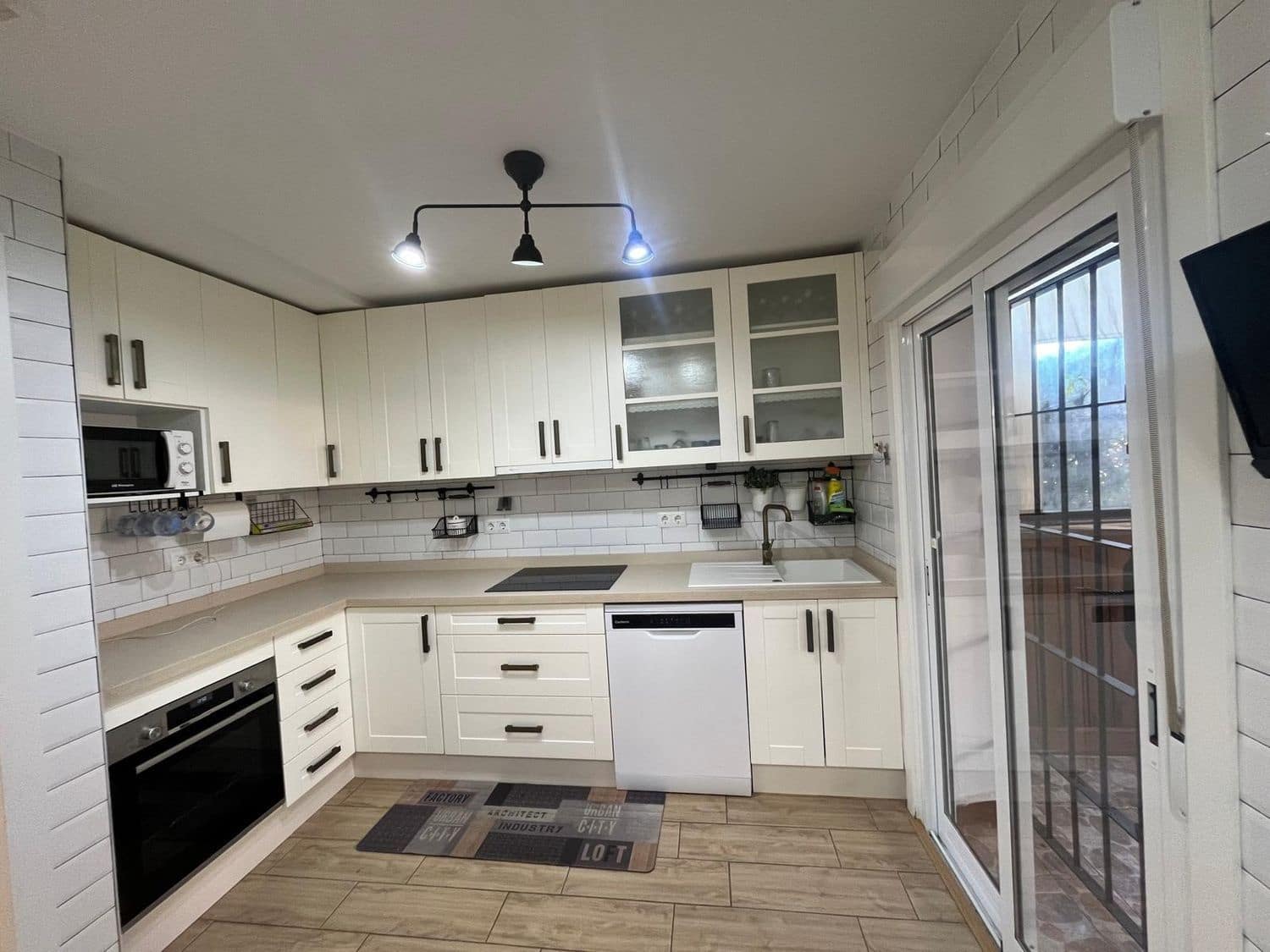 2 soverom Leilighet til salgs i Vera med svømmebasseng garasje - € 199 000 (Ref: 9379823)