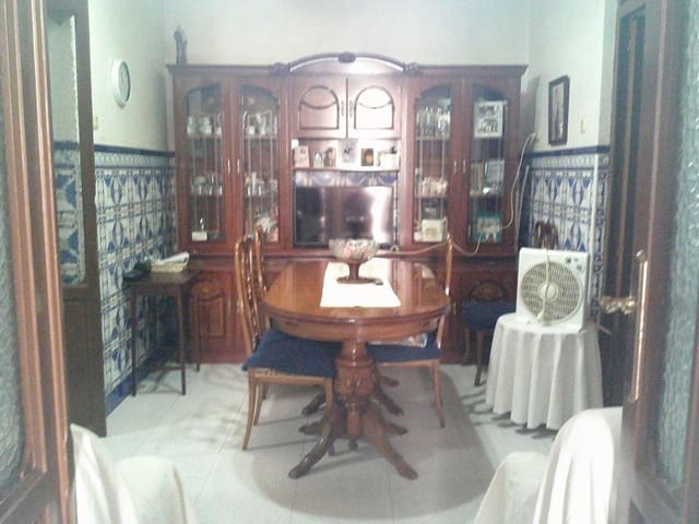 7 soverom Villa til salgs i Garrucha med garasje - € 259 000 (Ref: 9379831)