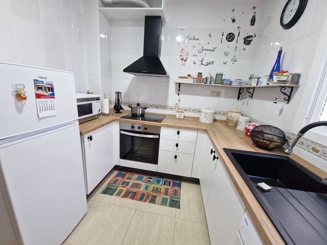 Piso de 3 habitaciones en Turre en venta con piscina - 126.000 € (Ref: 9379845)