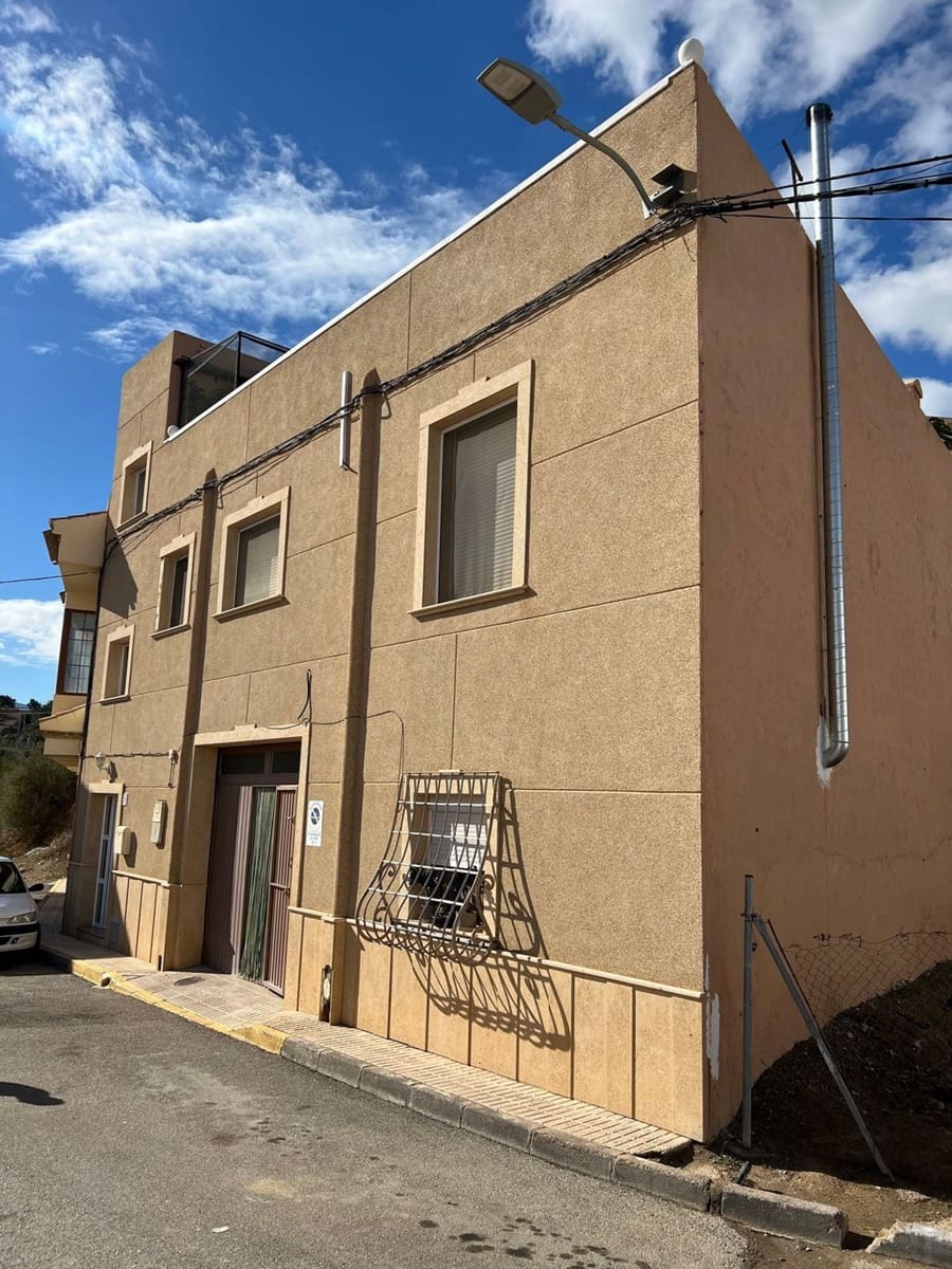 3 soveværelse Villa til salg i Turre med garage - € 320.000 (Ref: 9400081)