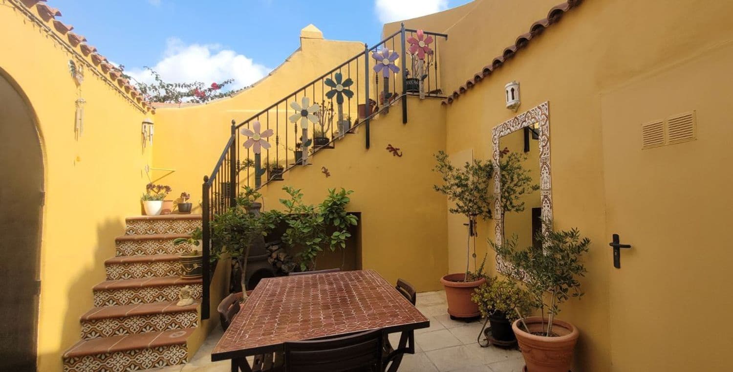 3 bedroom Villa for sale in Cuevas del Almanzora with garage - € 199,950 (Ref: 9405912)