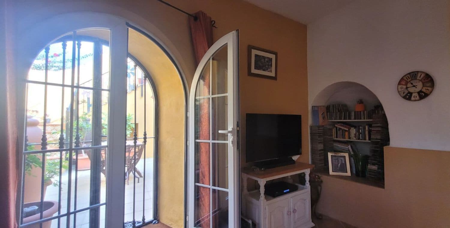 3 bedroom Villa for sale in Cuevas del Almanzora with garage - € 199,950 (Ref: 9405912)