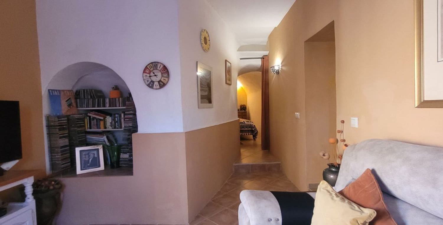 3 bedroom Villa for sale in Cuevas del Almanzora with garage - € 199,950 (Ref: 9405912)