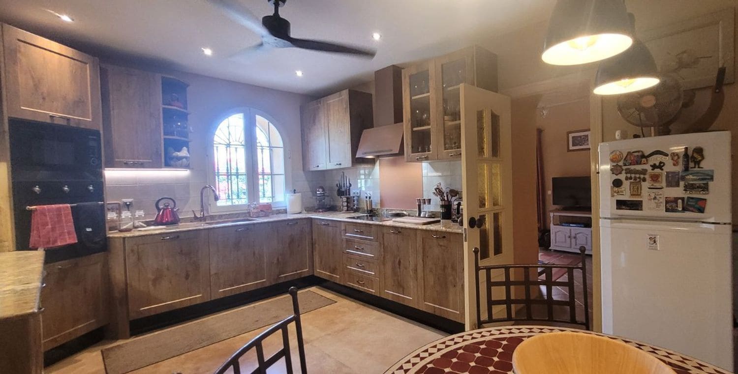 3 bedroom Villa for sale in Cuevas del Almanzora with garage - € 199,950 (Ref: 9405912)