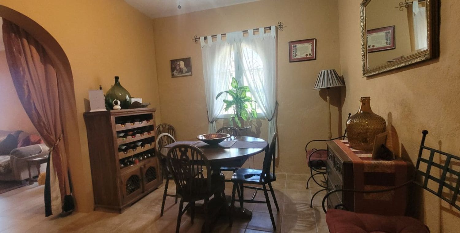 3 bedroom Villa for sale in Cuevas del Almanzora with garage - € 199,950 (Ref: 9405912)