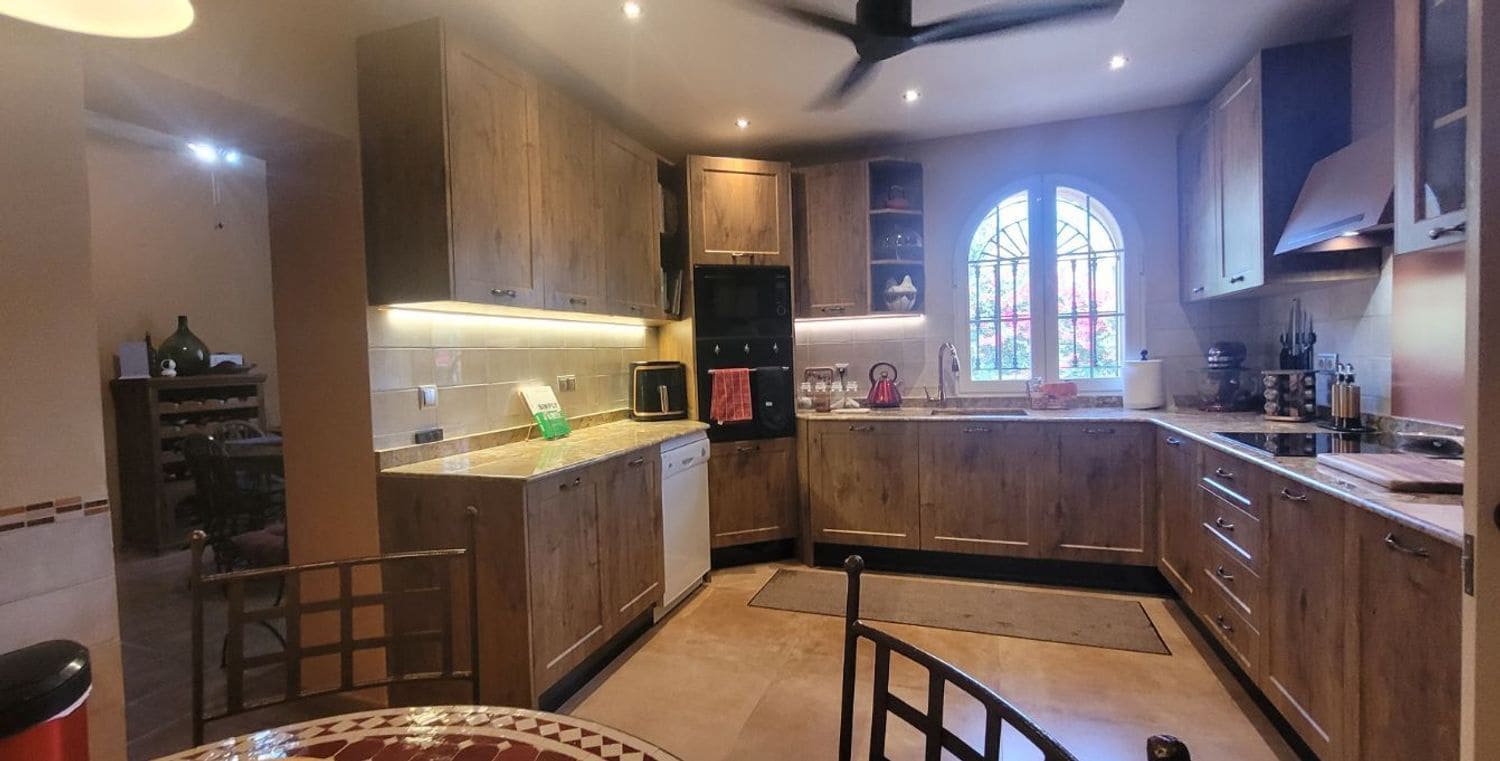 3 bedroom Villa for sale in Cuevas del Almanzora with garage - € 199,950 (Ref: 9405912)