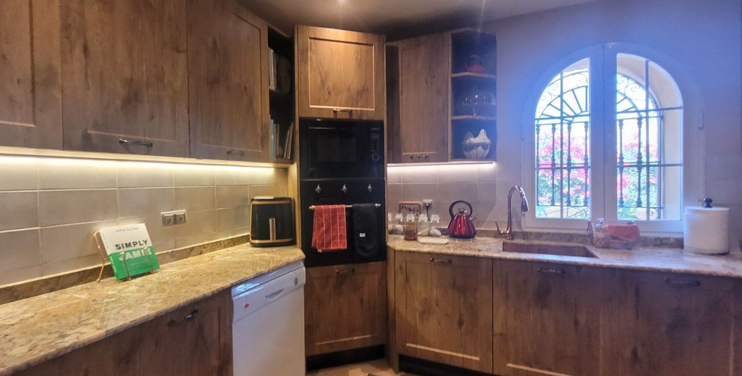 3 bedroom Villa for sale in Cuevas del Almanzora with garage - € 199,950 (Ref: 9405912)