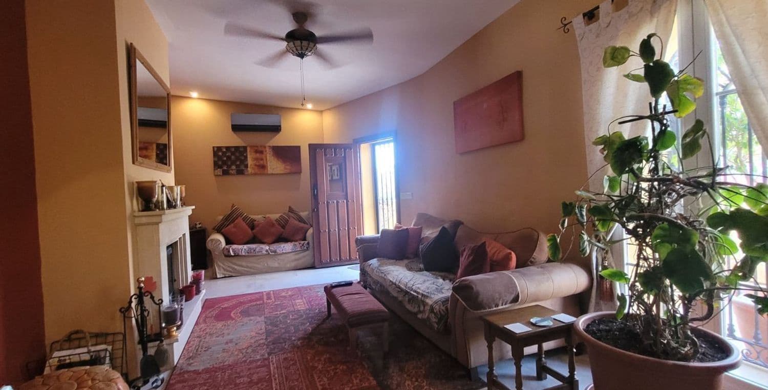 3 bedroom Villa for sale in Cuevas del Almanzora with garage - € 199,950 (Ref: 9405912)