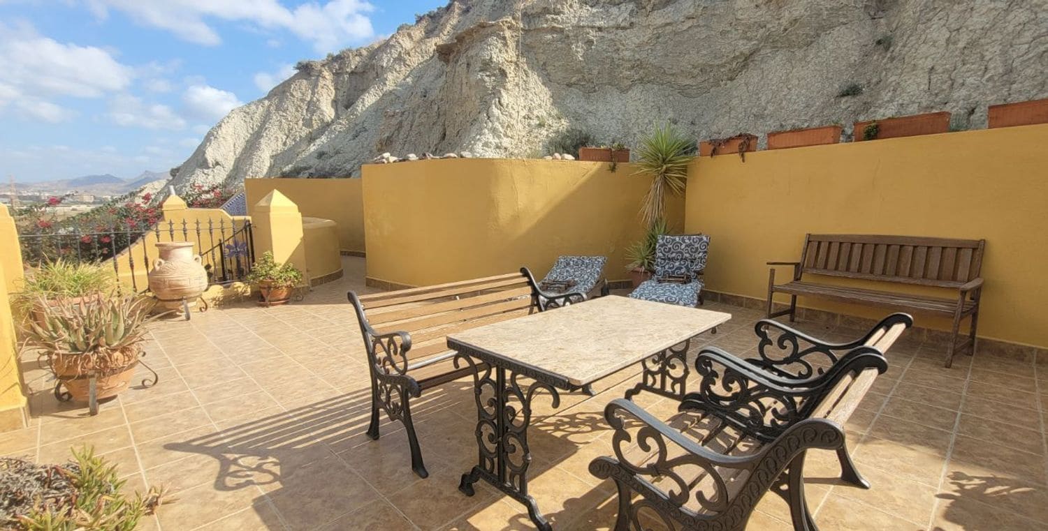 3 bedroom Villa for sale in Cuevas del Almanzora with garage - € 199,950 (Ref: 9405912)