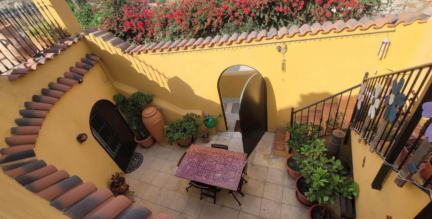 3 bedroom Villa for sale in Cuevas del Almanzora with garage - € 199,950 (Ref: 9405912)