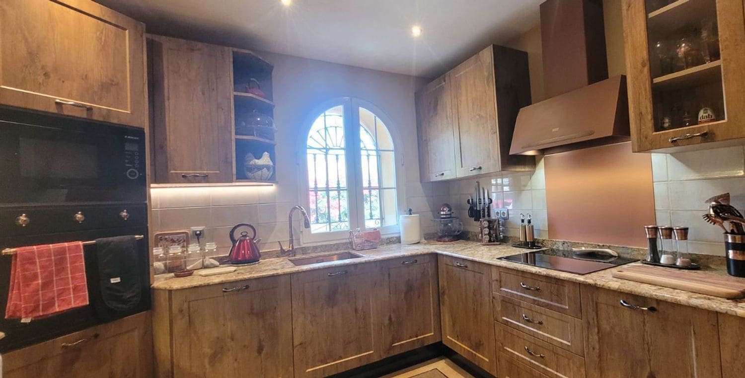 3 bedroom Villa for sale in Cuevas del Almanzora with garage - € 199,950 (Ref: 9405912)