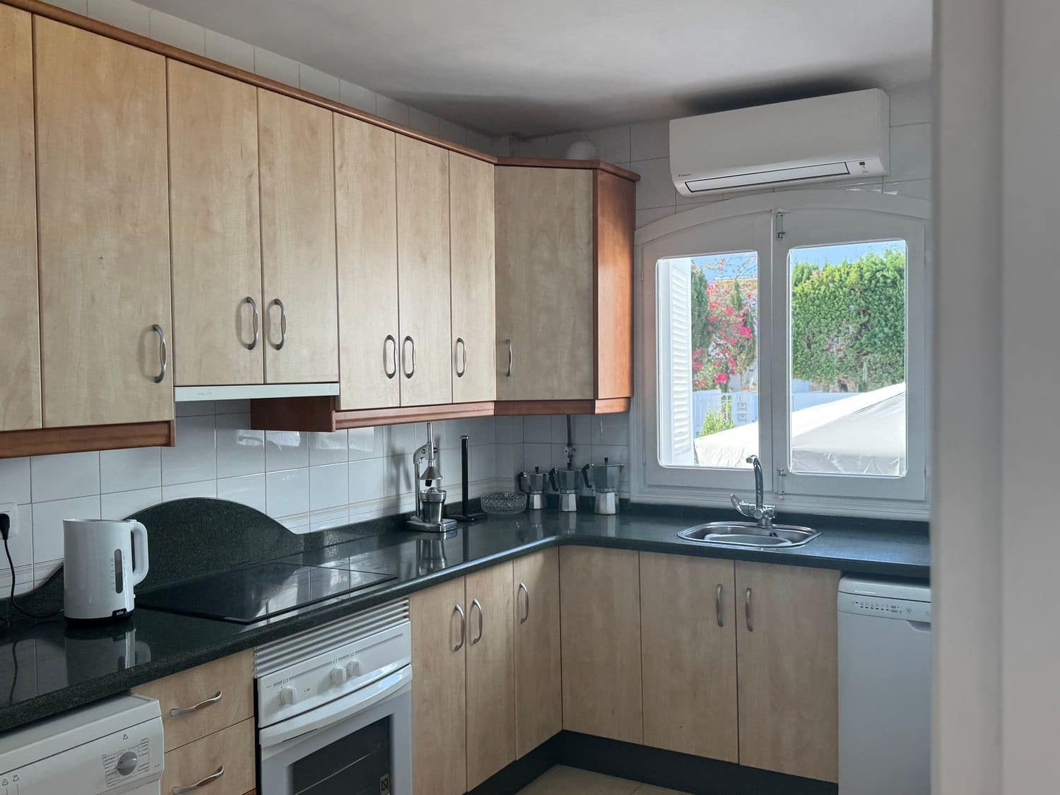 3 soveværelse Byhus til salg i Mojacar med swimmingpool garage - € 325.000 (Ref: 9410406)