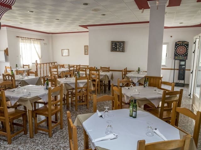 Comercial para venda em Las Marinas - Pueblo Laguna, Vera - 320 000 € (Ref: 9417669)