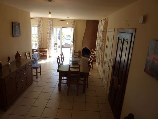 5 Zimmer Villa zu verkaufen in Cala Marqués, Vera mit Pool - 1.100.000 € (Ref: 9417671)