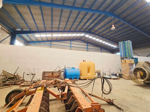 Commercial for rent in Los Gallardos - € 2,500 (Ref: 9432465)