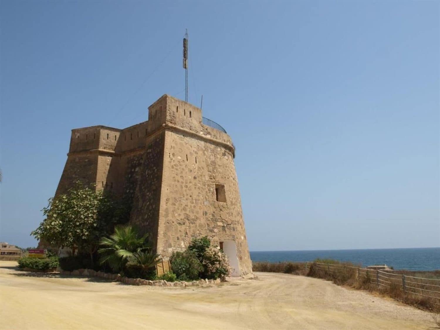 Ático de 2 habitaciones en Cuevas del Almanzora en venta con piscina garaje - 118.900 € (Ref: 9438083)