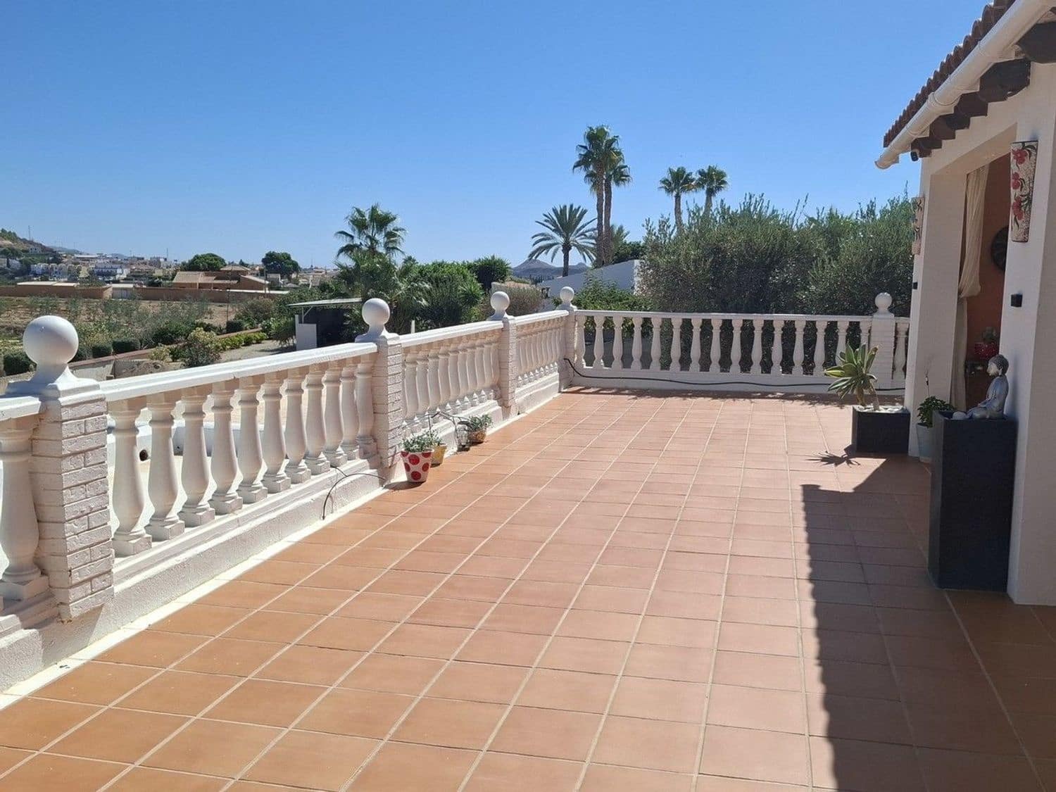 6 soveværelse Villa til salg i Almeria by med swimmingpool garage - € 575.000 (Ref: 9441967)