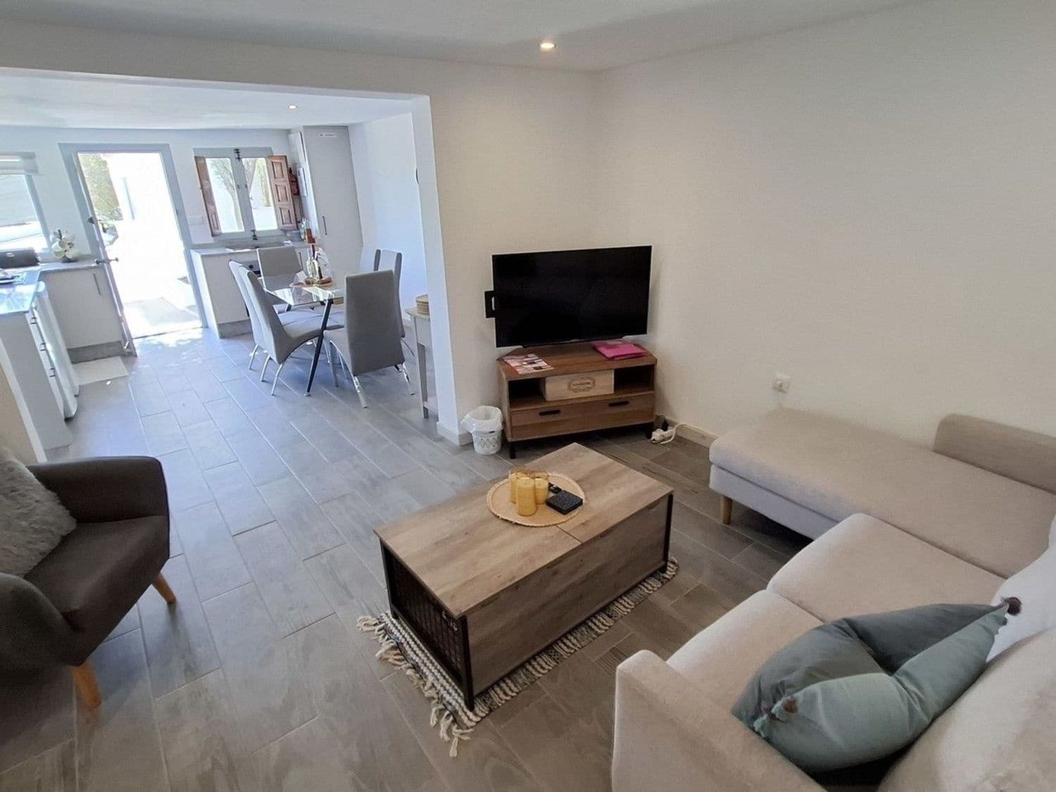 6 soveværelse Villa til salg i Almeria by med swimmingpool garage - € 575.000 (Ref: 9441967)