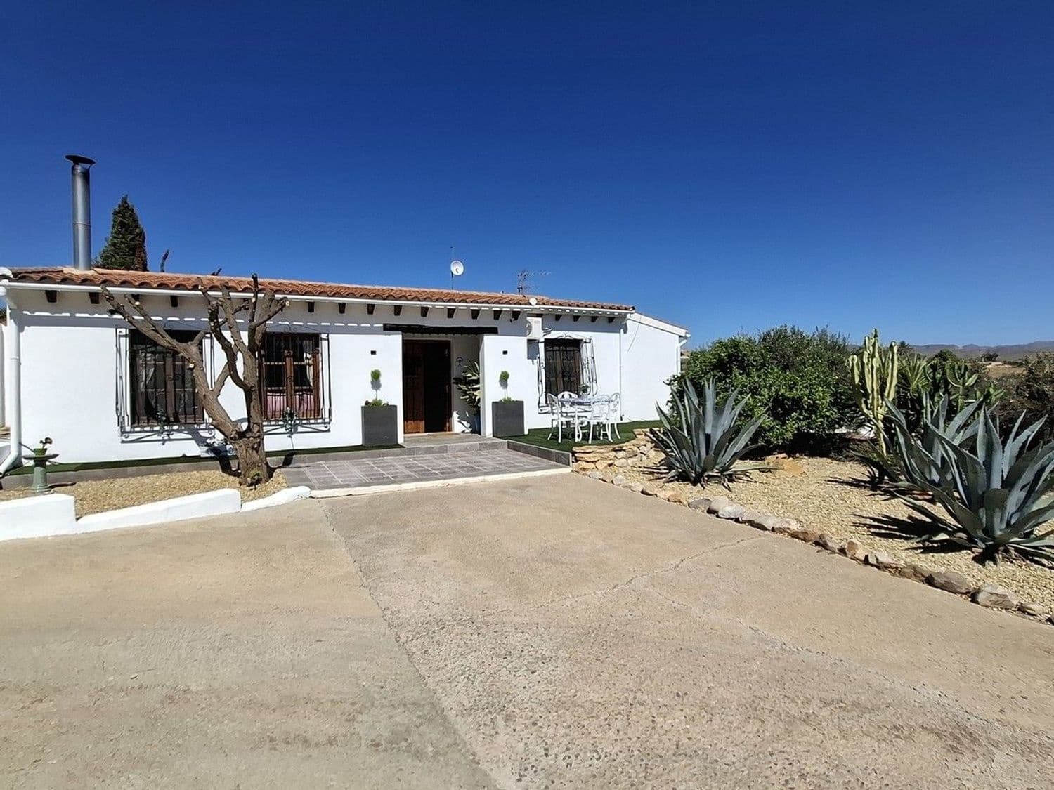 6 soveværelse Villa til salg i Almeria by med swimmingpool garage - € 575.000 (Ref: 9441967)