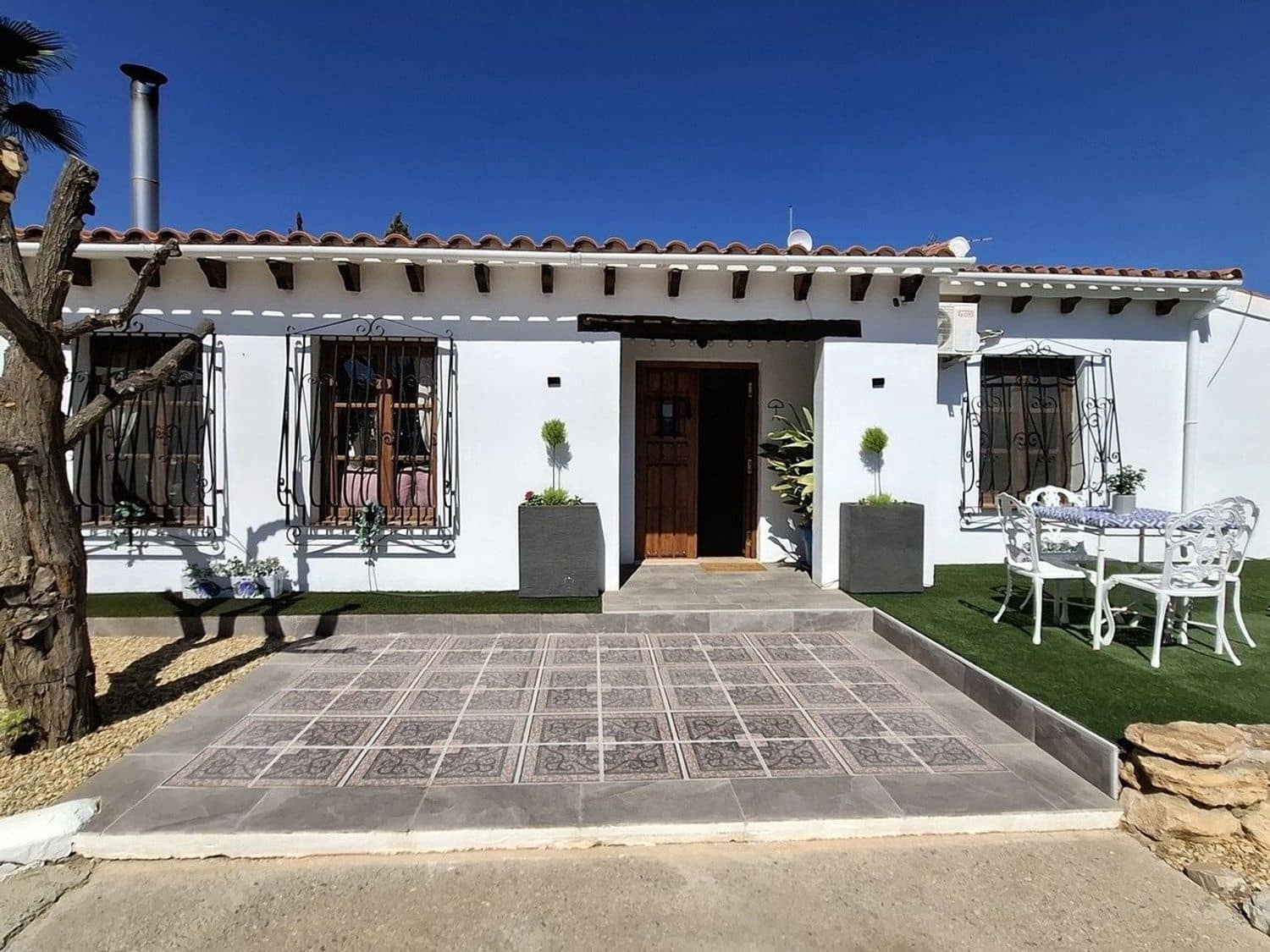 6 soveværelse Villa til salg i Almeria by med swimmingpool garage - € 575.000 (Ref: 9441967)