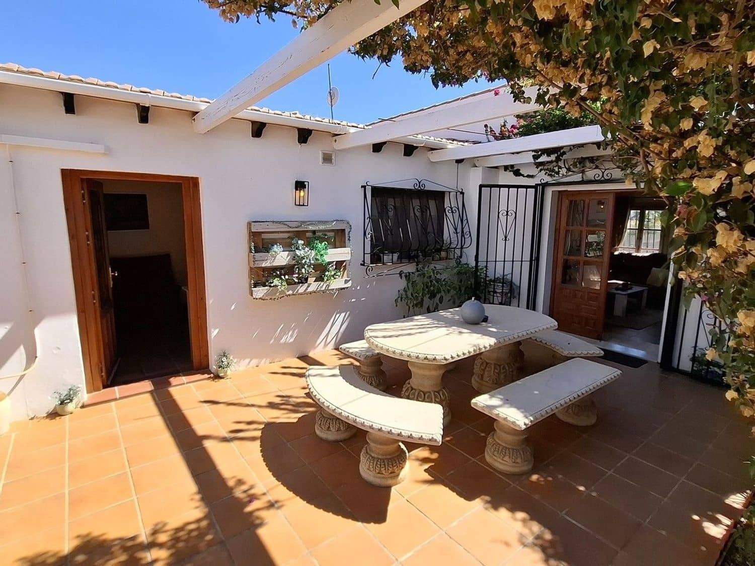 6 soveværelse Villa til salg i Almeria by med swimmingpool garage - € 575.000 (Ref: 9441967)