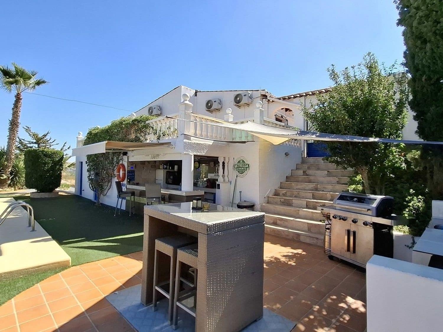 6 soveværelse Villa til salg i Almeria by med swimmingpool garage - € 575.000 (Ref: 9441967)