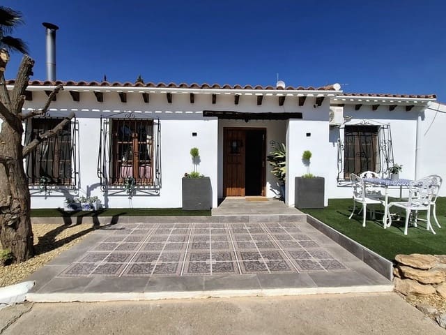 6 soveværelse Villa til salg i Almería by med swimmingpool garage - € 575.000 (Ref: 9441967)