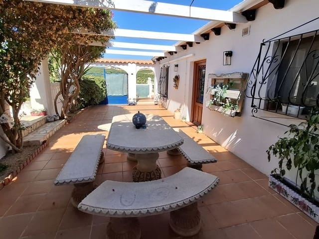 6 soveværelse Villa til salg i Almería by med swimmingpool garage - € 575.000 (Ref: 9441967)