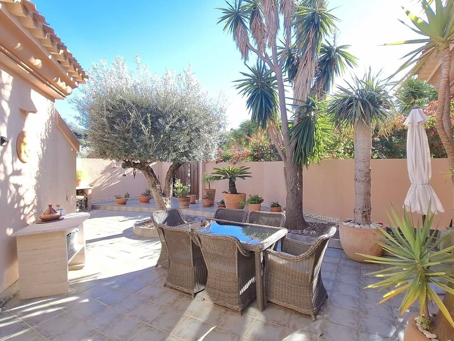 3 Zimmer Villa zu verkaufen in Almeria Stadt mit Pool Garage - 390.000 € (Ref: 9441968)