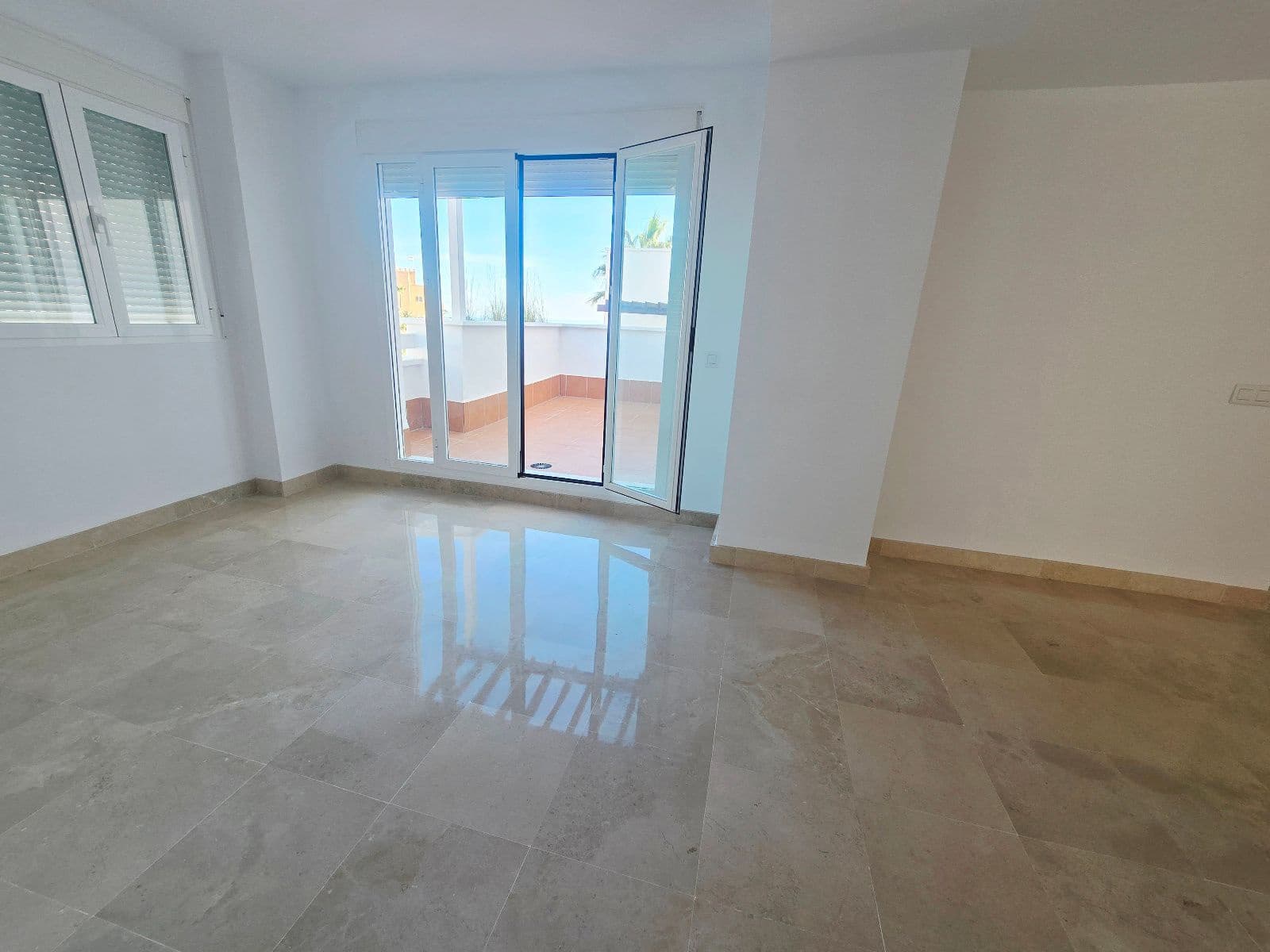 2 soverom Leilighet til salgs i Mojacar med svømmebasseng garasje - € 285 000 (Ref: 9444575)