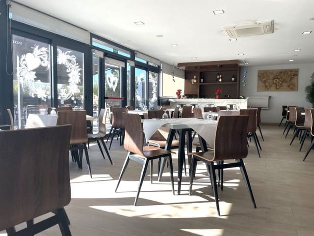 Kaupallinen myytävänä paikassa Garrucha - 1 200 000 € (Ref: 9445468)