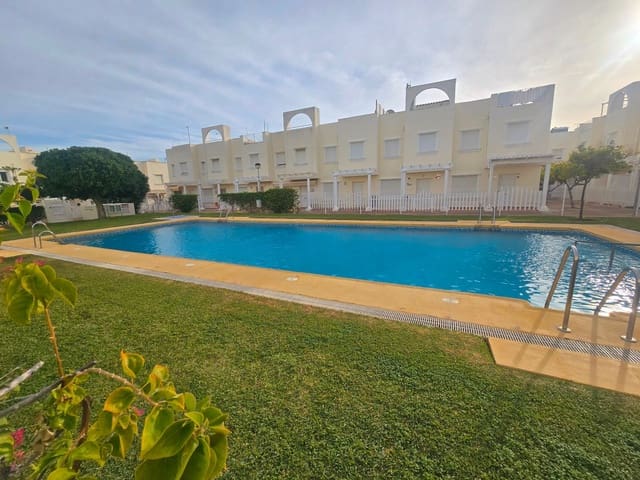 3 Zimmer Haus zu verkaufen in Las Marinas - Pueblo Laguna, Vera mit Pool - 200.000 € (Ref: 9460747)