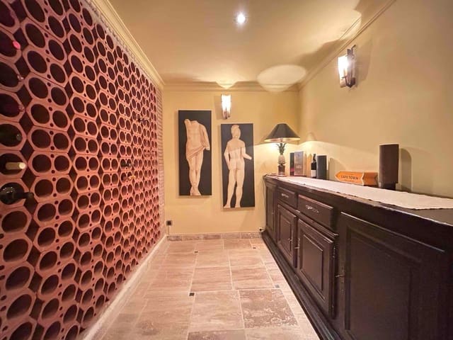 4 bedroom Villa for sale in Cuevas del Almanzora with pool garage - € 750,000 (Ref: 9481670)