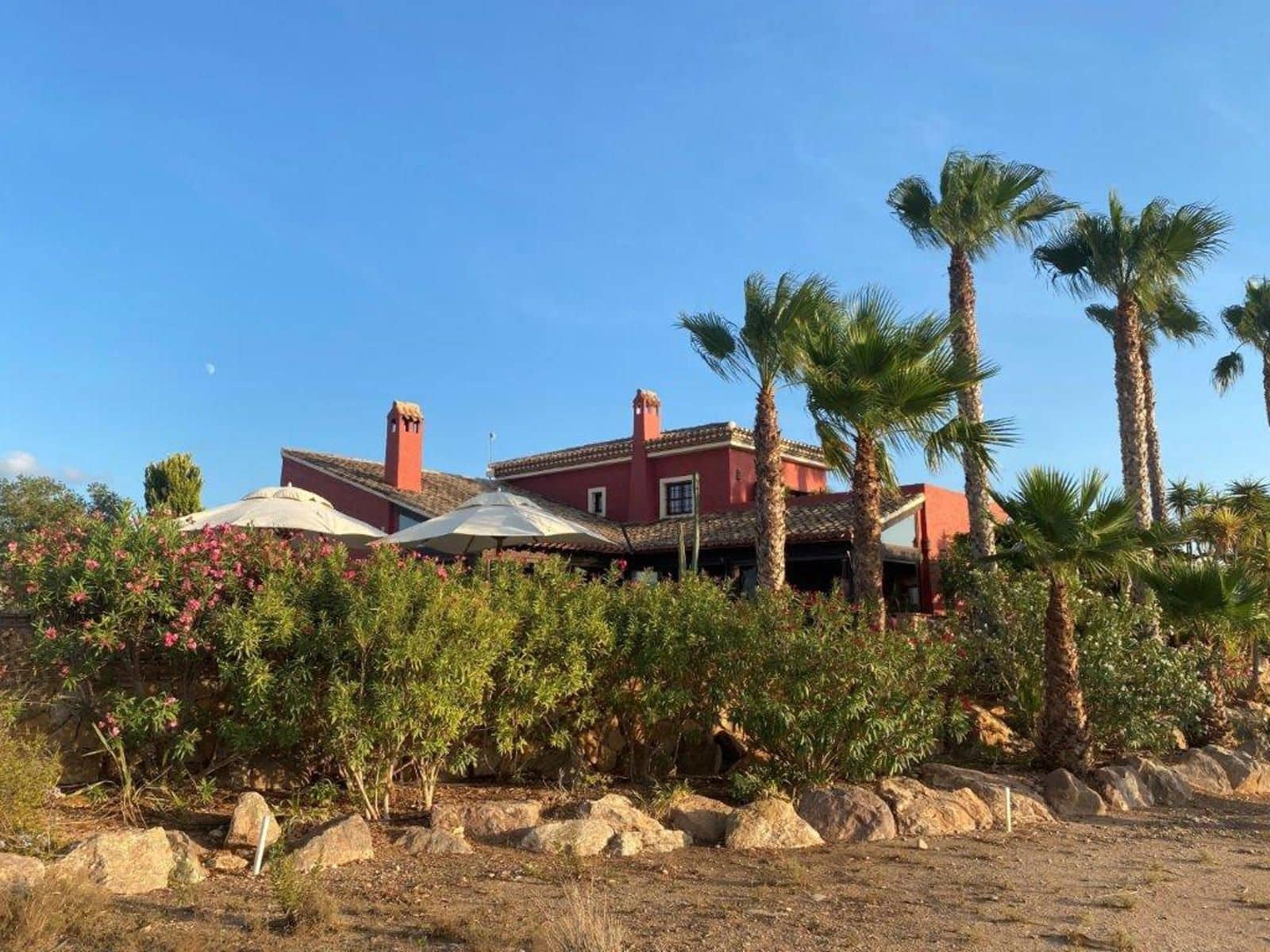 4 soveværelse Villa til salg i Cuevas del Almanzora med swimmingpool garage - € 750.000 (Ref: 9481670)