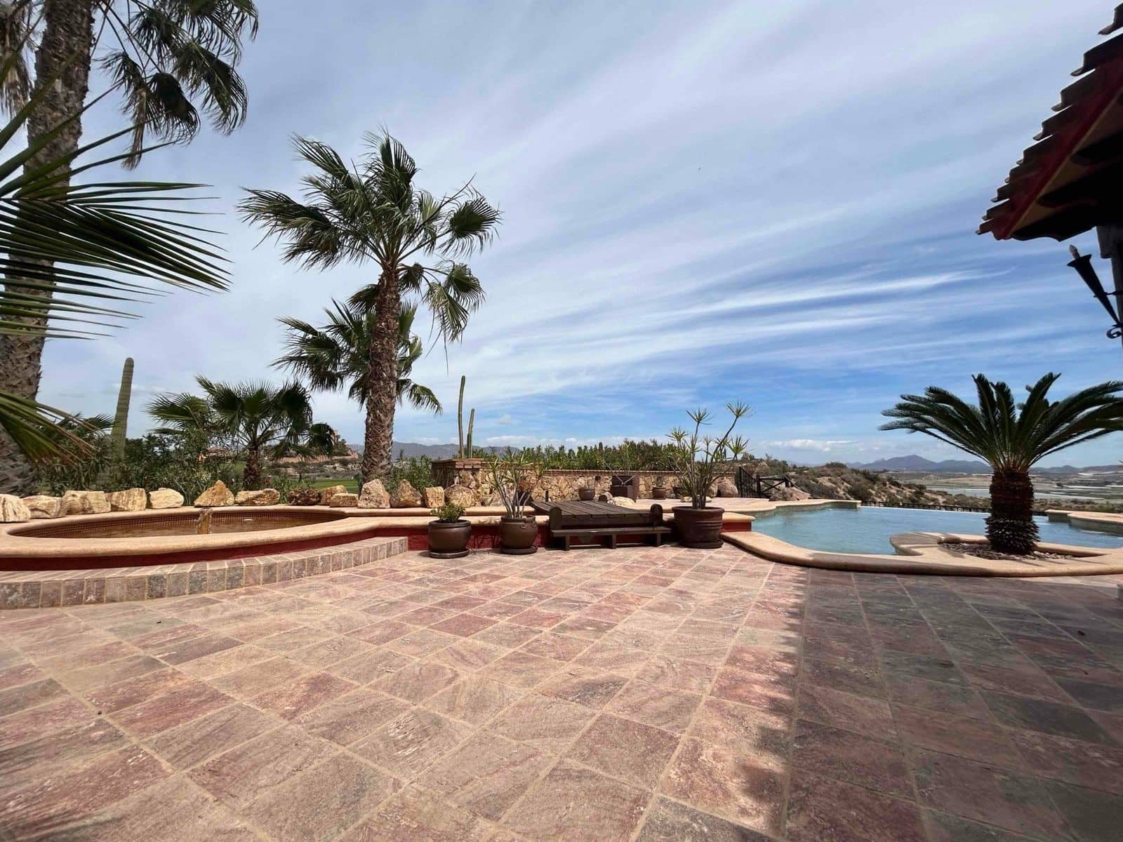 4 soveværelse Villa til salg i Cuevas del Almanzora med swimmingpool garage - € 750.000 (Ref: 9481670)