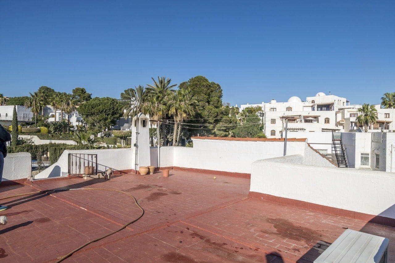 4 bedroom Villa for sale in Mojacar with pool - € 450,000 (Ref: 9503685)