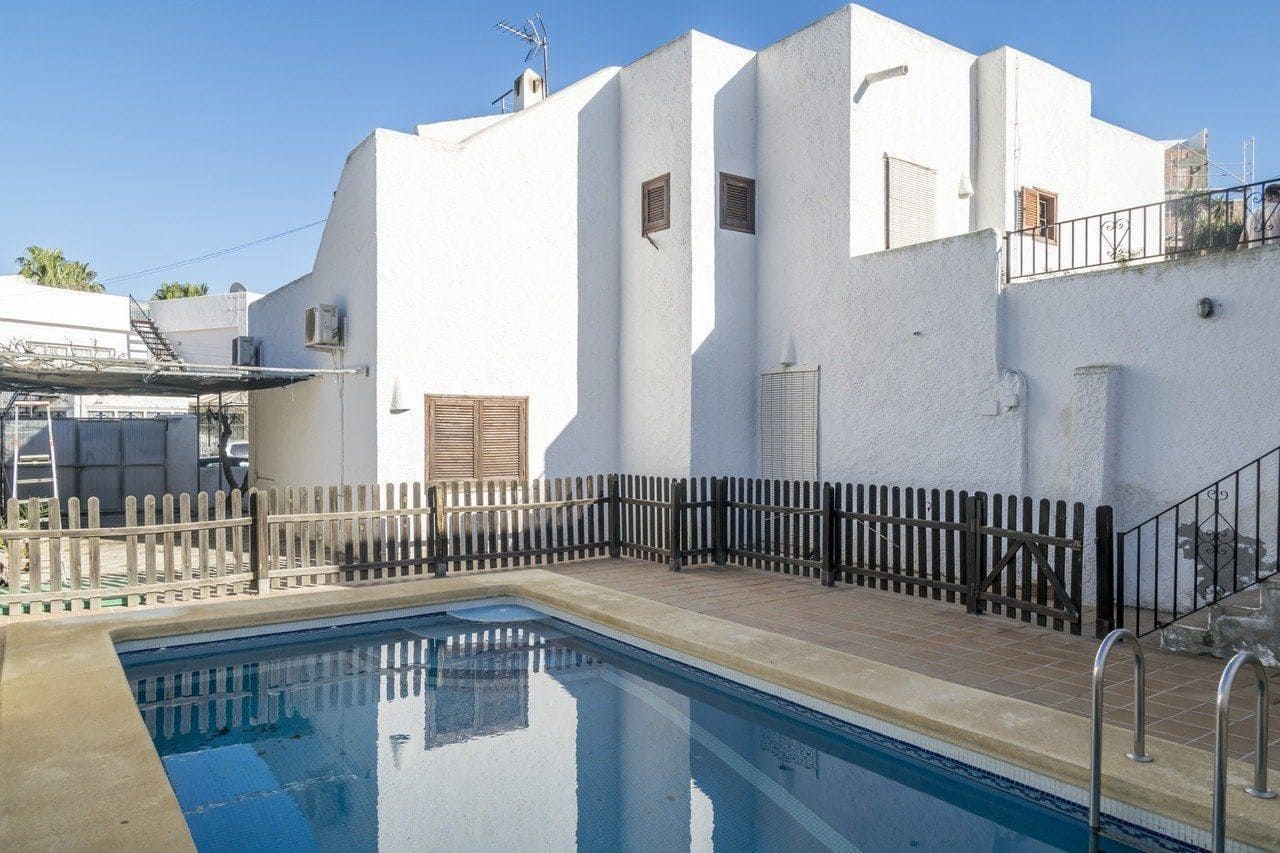 4 bedroom Villa for sale in Mojacar with pool - € 450,000 (Ref: 9503685)