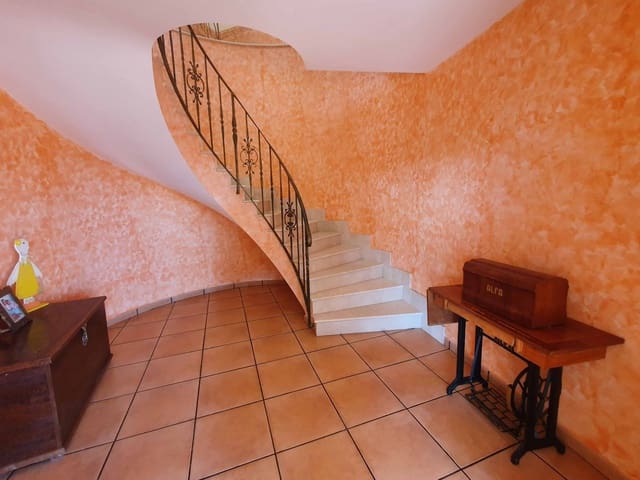 4 bedroom Villa for sale in Cuevas del Almanzora with garage - € 294,900 (Ref: 9523466)