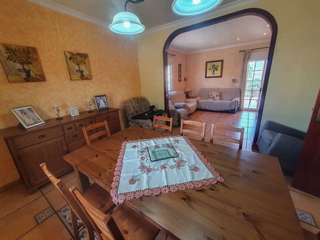 4 bedroom Villa for sale in Cuevas del Almanzora with garage - € 294,900 (Ref: 9523466)