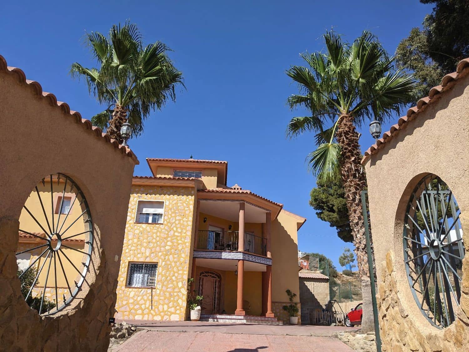 4 bedroom Villa for sale in Cuevas del Almanzora with garage - € 294,900 (Ref: 9523466)
