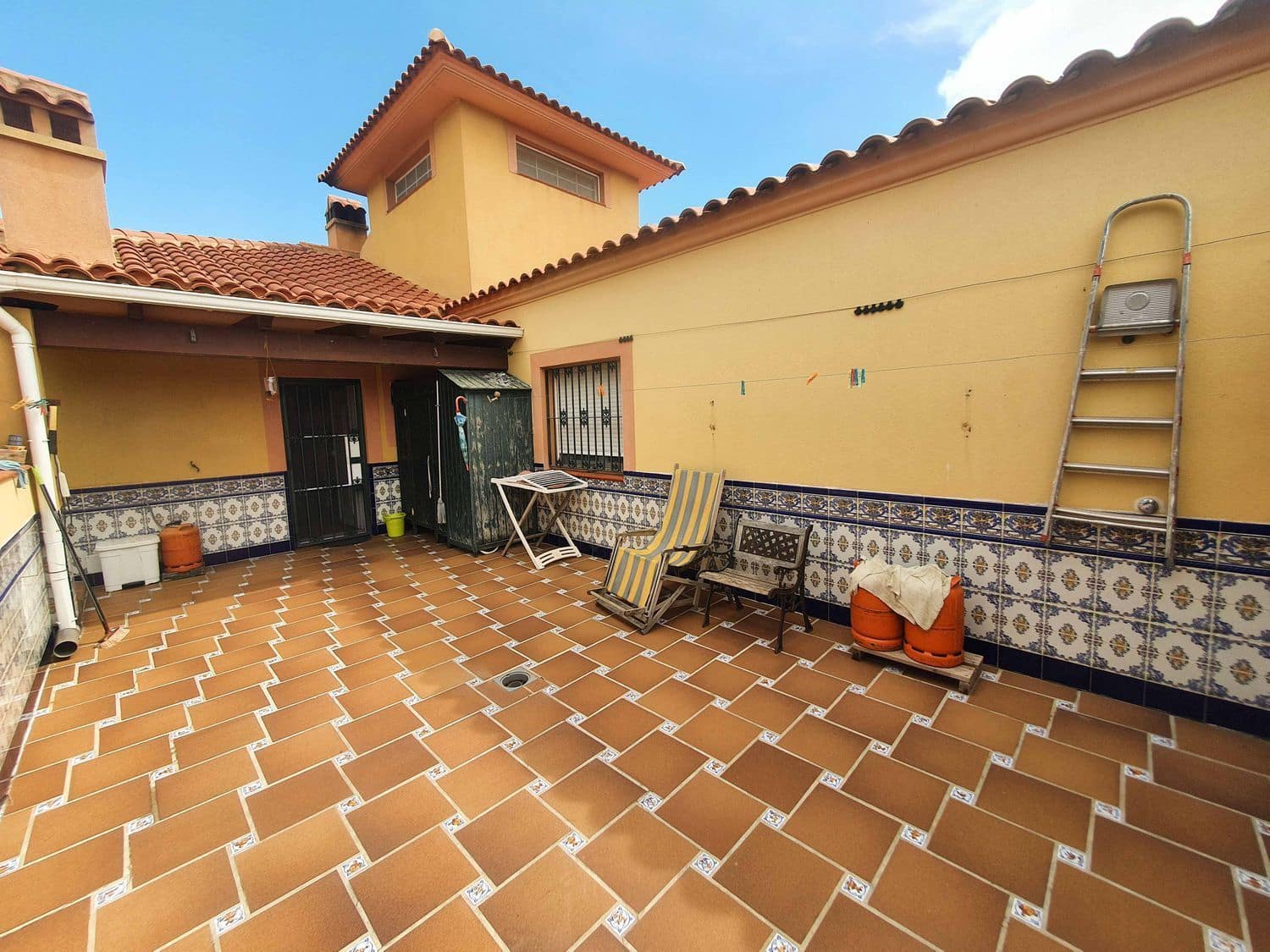 4 bedroom Villa for sale in Cuevas del Almanzora with garage - € 294,900 (Ref: 9523466)