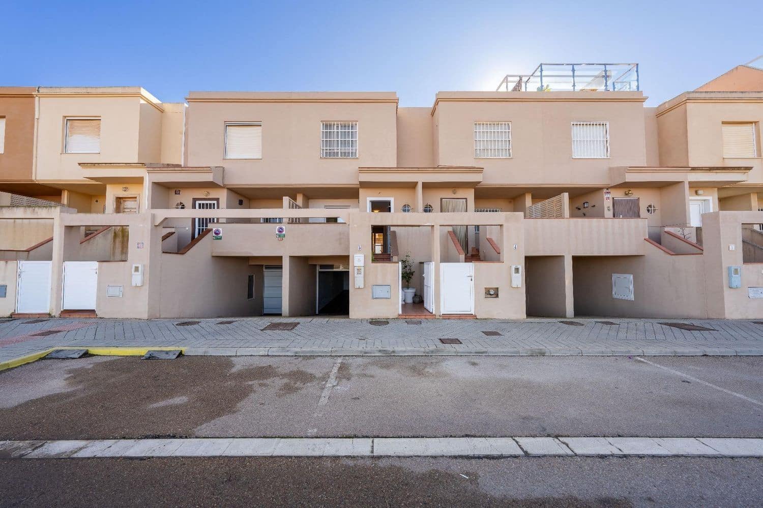 3 bedroom Townhouse for sale in Almeria city with garage - € 289,000 (Ref: 9524674)