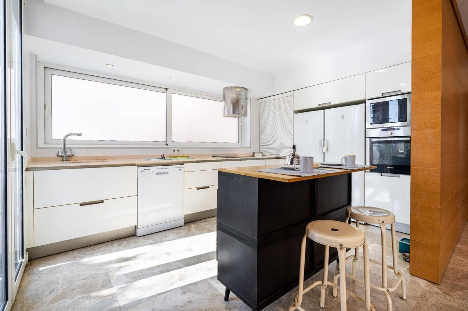 6 soveværelse Villa til salg i Almeria by med garage - € 660.000 (Ref: 9524675)