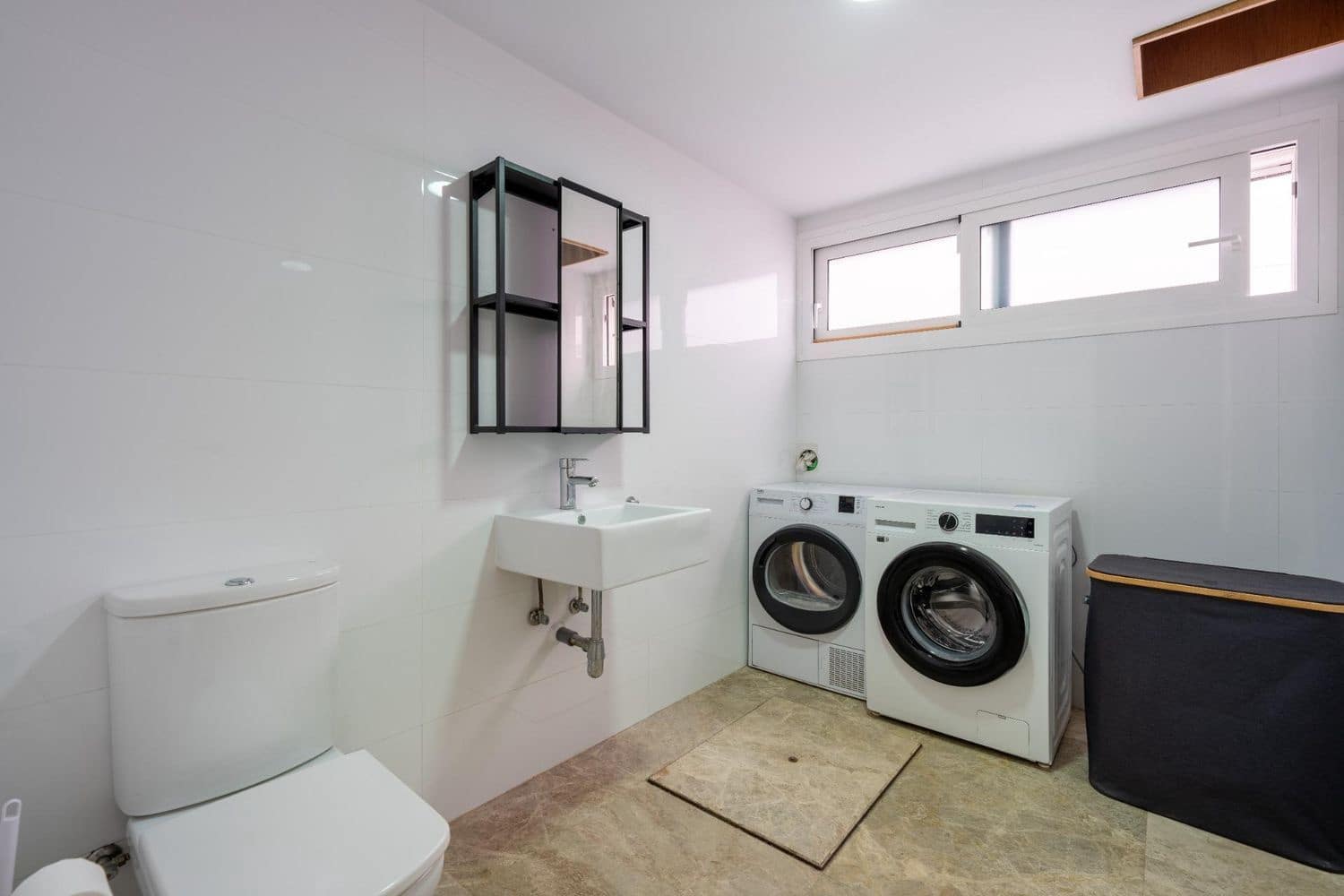 6 soveværelse Villa til salg i Almeria by med garage - € 660.000 (Ref: 9524675)