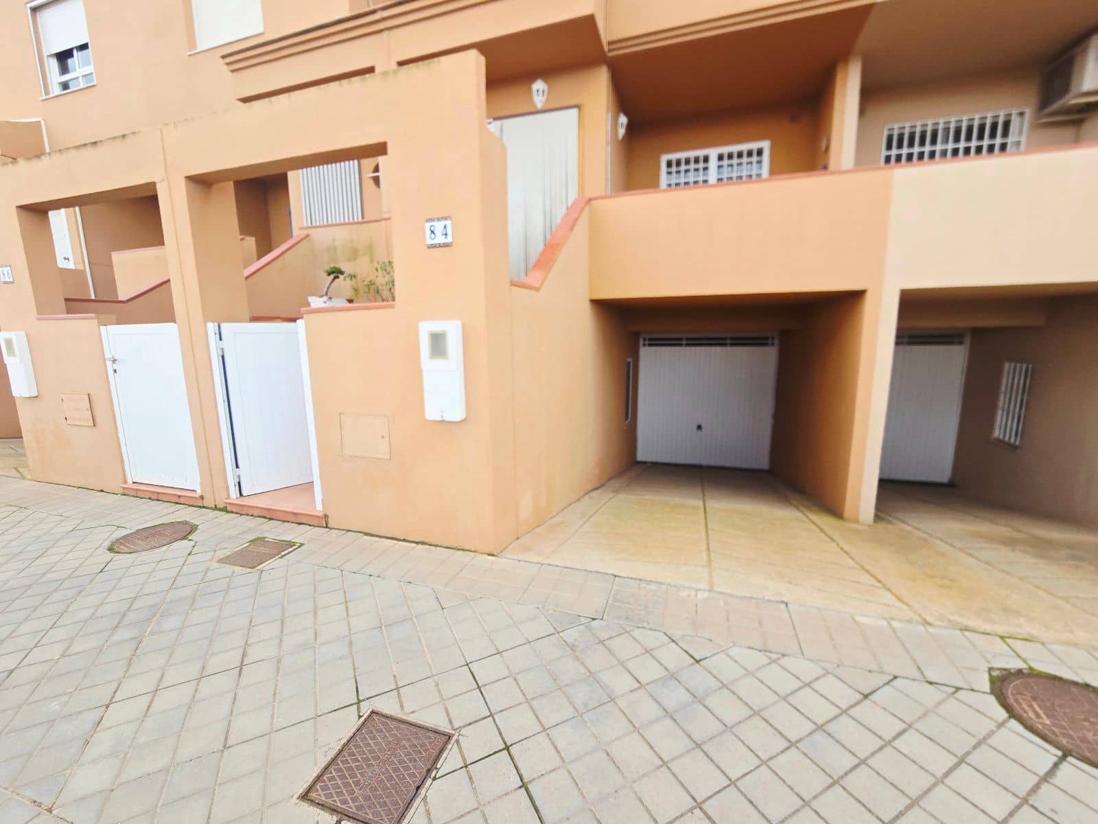 3 soveværelse Byhus til salg i Almeria by med garage - € 298.000 (Ref: 9529065)