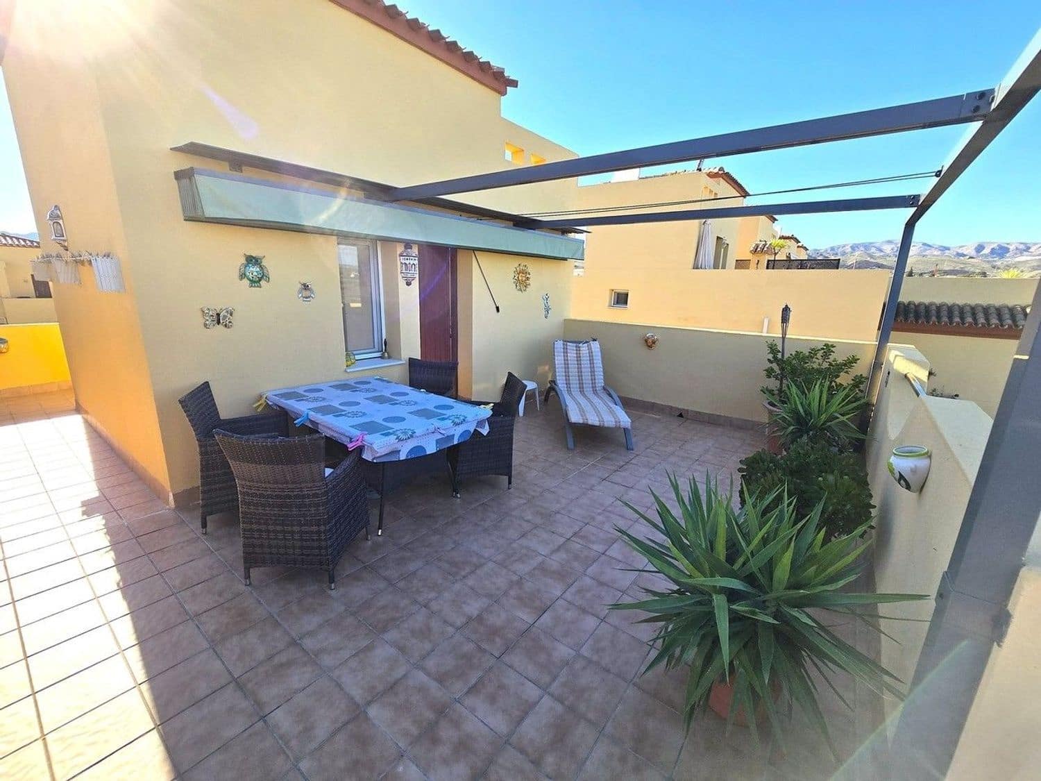 2 slaapkamer Huis te koop in Almeria stad met zwembad garage - € 139.950 (Ref: 9532517)